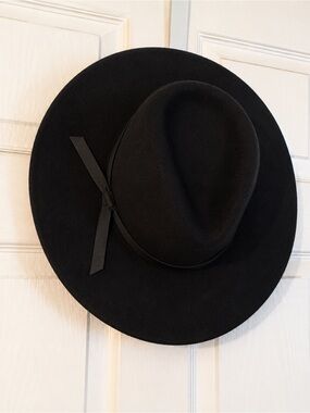 Wide Brim Black Felt Fedora Hat
